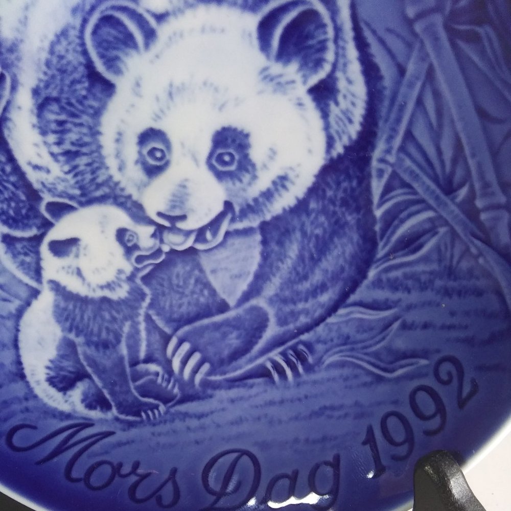 BING and  GRONDAHL 1992 plate dish  Momma bear and cubs mors dag